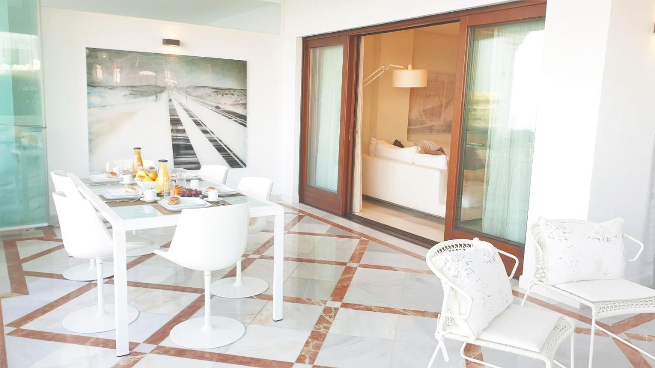 Luxury Apartment Frontal Beach In Doncella Beach Естепона Екстер'єр фото