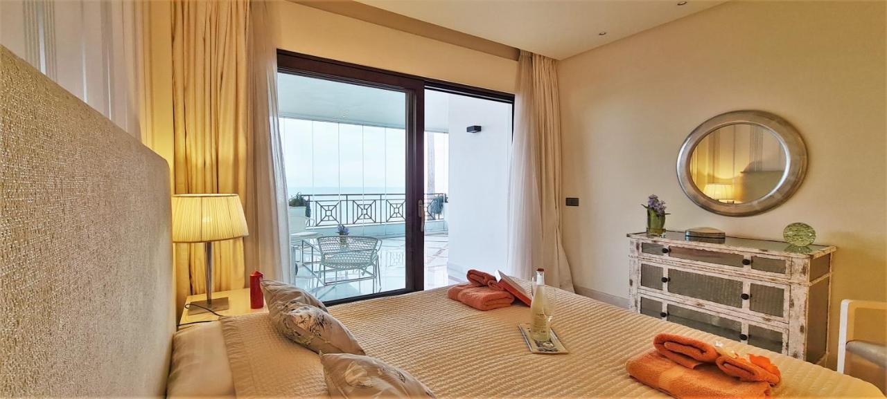 Luxury Apartment Frontal Beach In Doncella Beach Естепона Екстер'єр фото