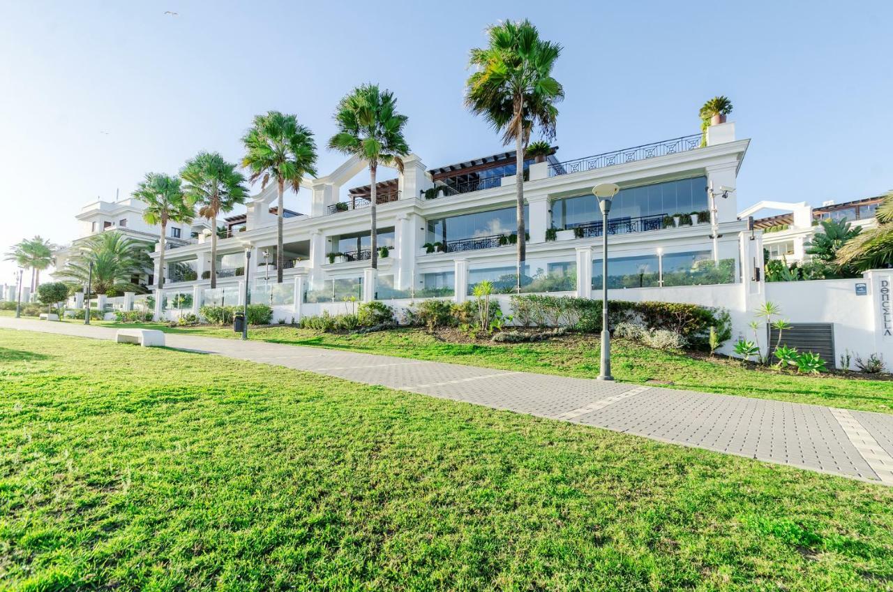 Luxury Apartment Frontal Beach In Doncella Beach Естепона Екстер'єр фото