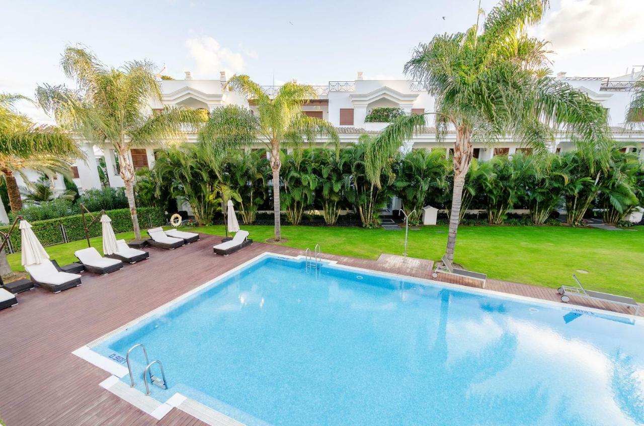 Luxury Apartment Frontal Beach In Doncella Beach Естепона Екстер'єр фото